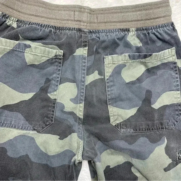Simply Styled By Sears Camo Cargo Pants Size Large - Picture 15 of 16